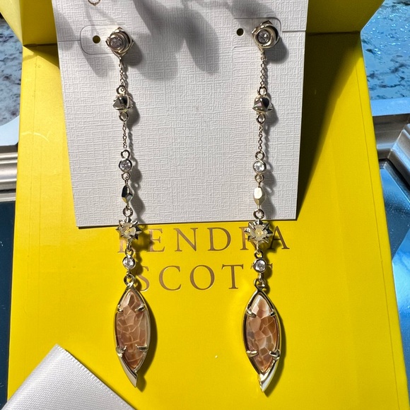 NWOT Kendra Scott Rare & Retired Lane Earrings Brown Pearl & Yellow Gold GORG! - Picture 5 of 10